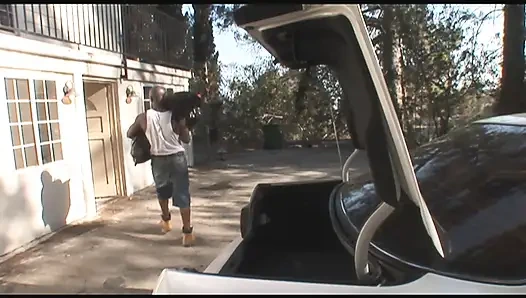 Büyük yüze boşalma 4 güzel genç kız birçok şekilde pompalanıyor