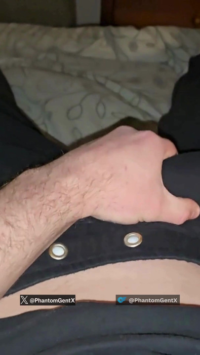 Un Allemand montre sa goutte - PhantomGentx