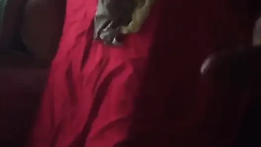 Ich masturbiere mit dem benutzten tanga meiner ehefrau und sie bemerkt es nicht