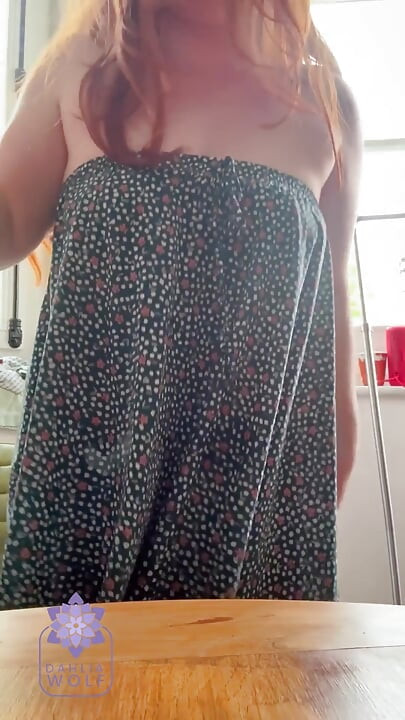 穿着太阳装的大屁股拍打