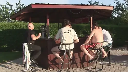 Rothaarige reife von sexy barmen gefickt