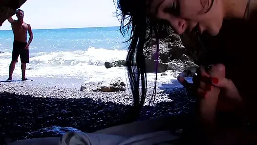Threesome anal penetrasi ganda seksi di pantai