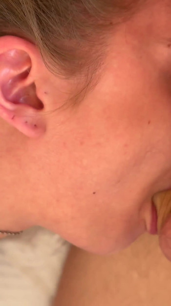Erőteljes pillanat a "Morning Throat Fucking Mostohanővérből"