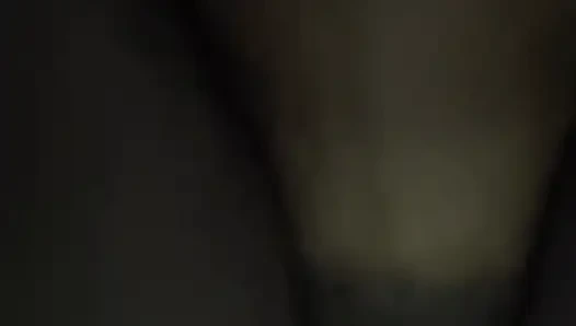 Istriku sedang dalam mood untuk seks.