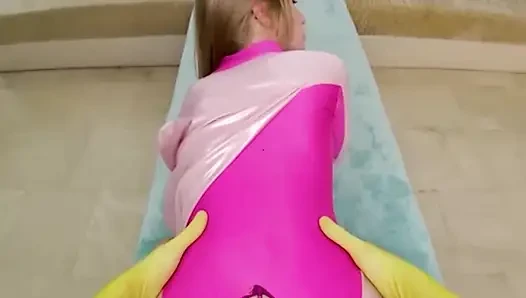 VRCosplayX, alle Atome im Universum, kamen zusammen, um U und Oktabien red als INVINCIBLE ATOM EVE näher zu bekommen teil 3