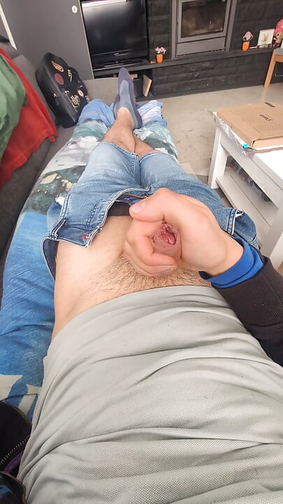 Abspritzen, ich kam, nachdem ich stundenlang gegangen war und dachte daran, gelutscht und gefickt zu werden, teen-junge, der bruder allein masturbiert