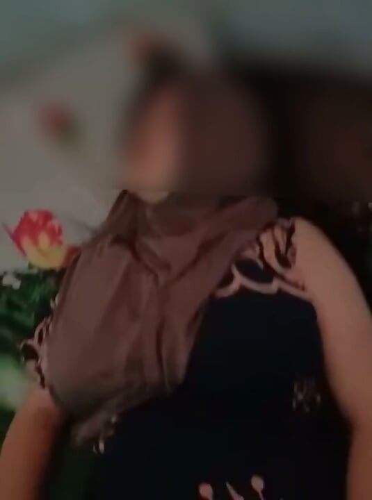 ヒジャブを着た村の娘のため息は本当にとても美味しいパート2
