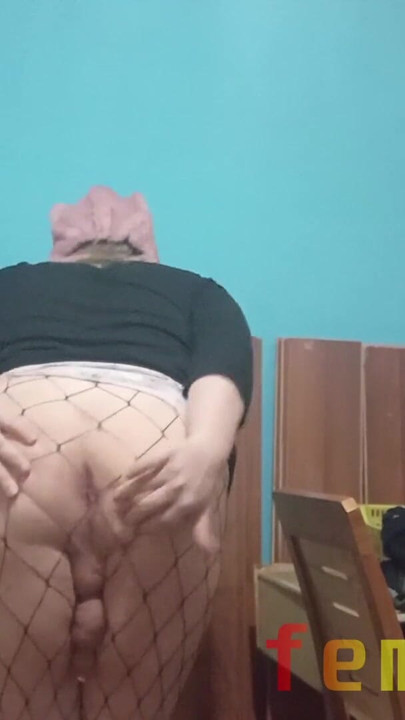 Today i cum in cute and sexy outfit, femboy crossdresser or just fat sissy | Clip 1