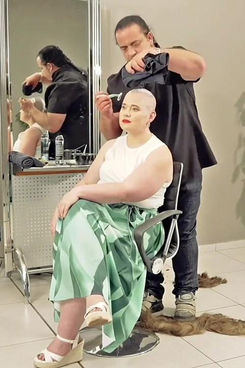 릴리 (18세 이상)