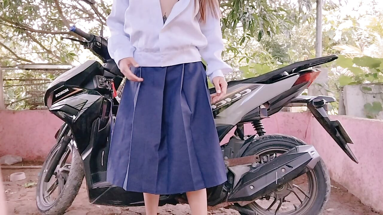 18+ YEAR OLD STUDENT DEFLORATION BY LUCKY DRIVER