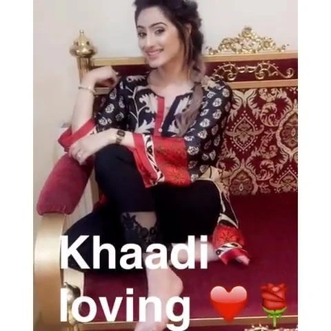 Paki Pakistani Married Girls Feet and Kiss.mp4