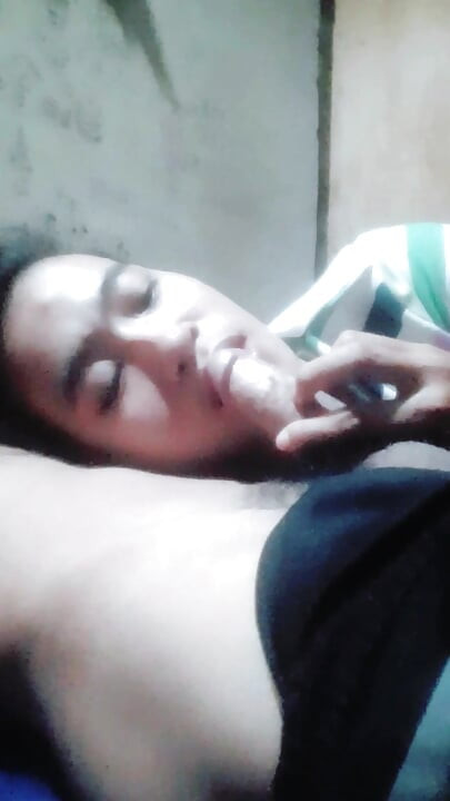 בינור אוהבת לשחק עם זין