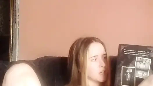 Mencoba untuk membaca saat menggunakan vibratorku