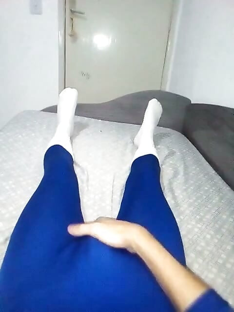 Szórakozás a kék zentai overallban