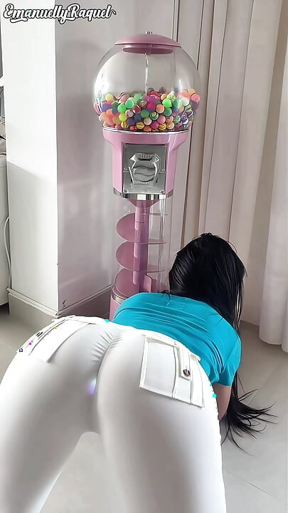 Hot stor røv latina EMANUELLY RAQUEL TWERKING I HVID STRAM YOGA BUKSER BUTTPLUG ANAL