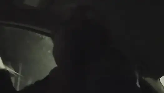 Arkadaşlarım edepsiz külotlu çorabımdan ayrılırken arabamda bana fışkırıyor bölüm 1/2