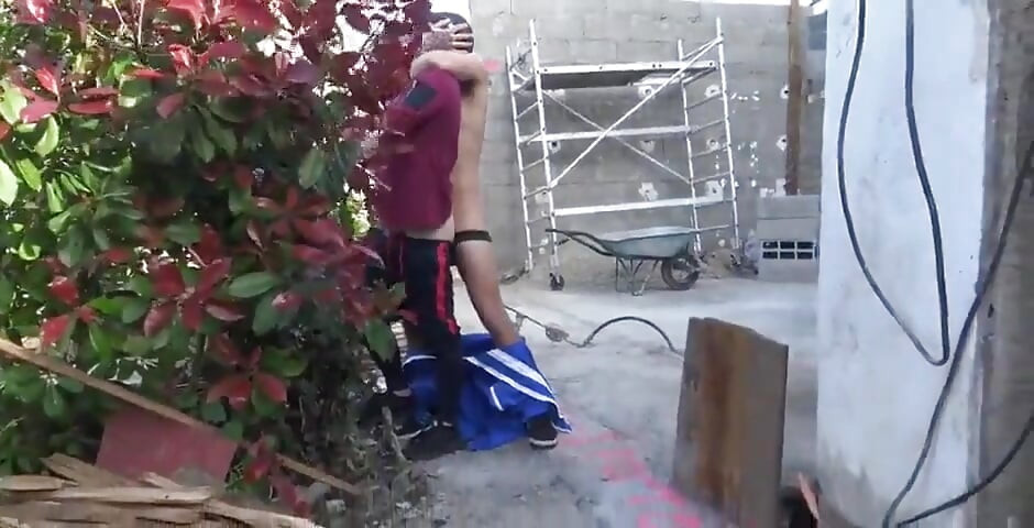 まっすぐな労働者積によるレオレックス屋外