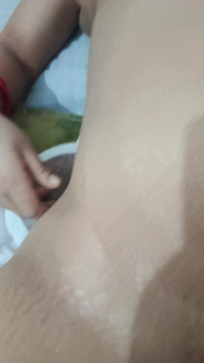 Dost ki biwi ghar pe akele gulabi panty me | Clip 2