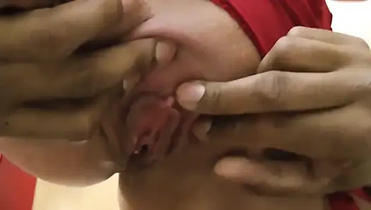 Милая Брюнетка-милф Получает Секс В Зад Двумя Большими Членами От BBC