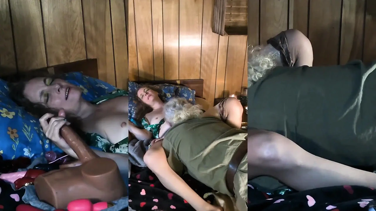 假阳具玩耍导致舔阴和吮吸鸡巴