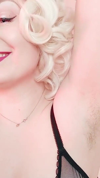 Khoảnh khắc cảm xúc từ video pov femdom gợi cảm của femdom gợi cảm - Arya Grander - clip trêu chọc và làm nhục"