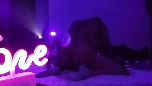 Even Donald would have wanted to get his hands on this rich and succulent lady