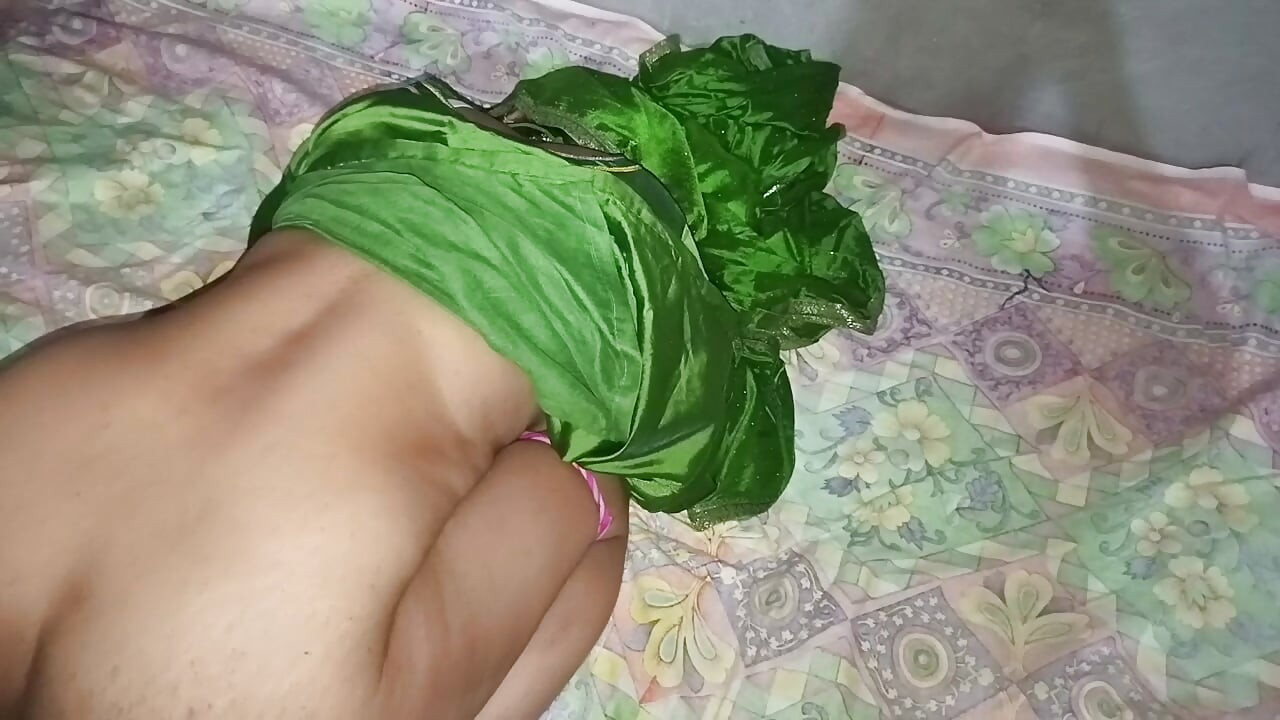 The neighbor lured the step-sister-in-law with money and had hardcore sex with her and took her boobs in his mouth