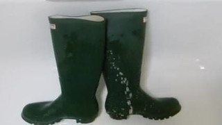 私のハンターwelliesでおしっこ2