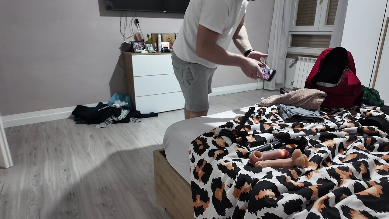 Moja maćeha vara muža sa mnom... Skoro nas je uhvatio kako se.