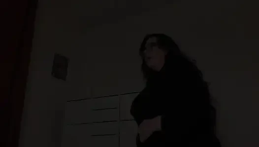 Нюхаю колготки мачехи