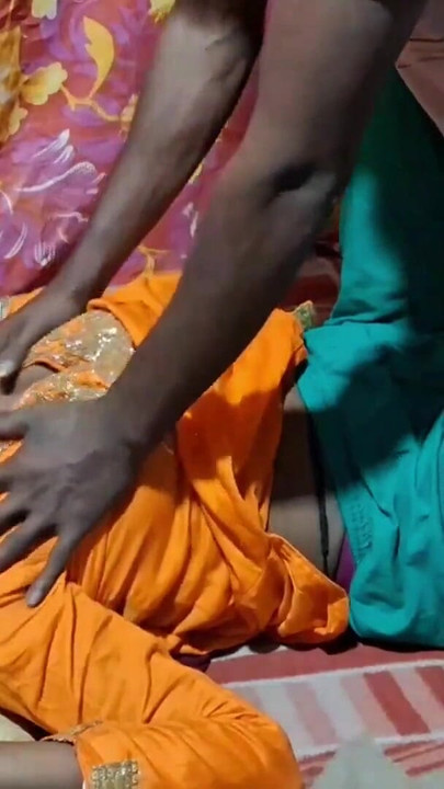 Stunning moment from "Malik Ne naukrani ko Akele Kamre Mein Chut Chud"