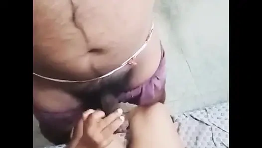 Индийская тетушка дези с большими сиськами