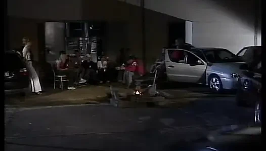 Aşık seksi ateşli bir sürtük için büyük bir yarak!