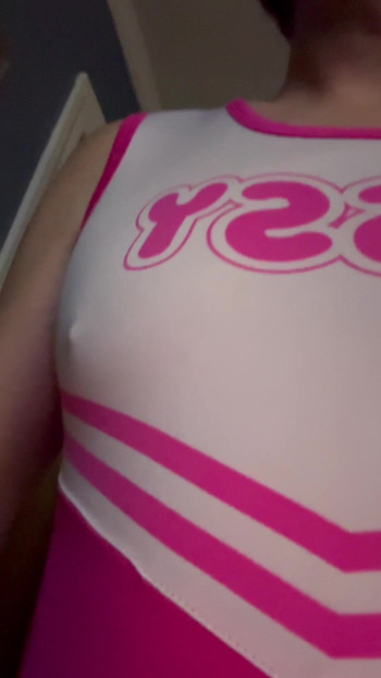 穿着娘娘腔衣服的娘娘腔