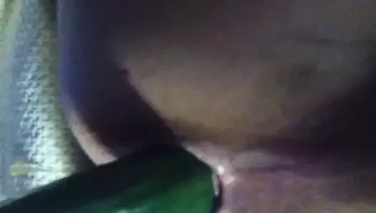 va et vient dans la chatte de Tony