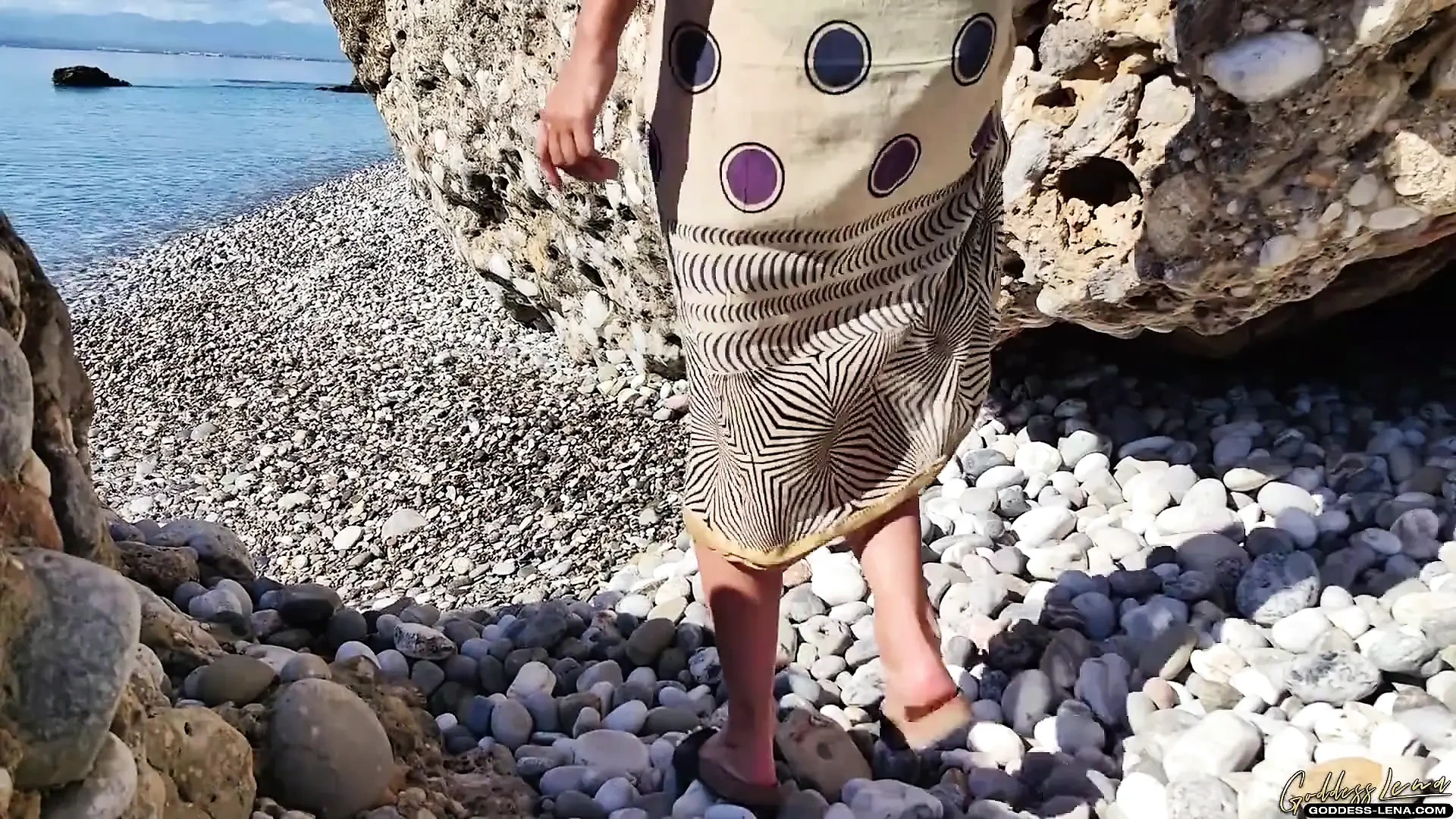 goddess lena - beach,pissing