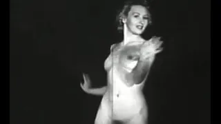 Hot blonde dancing with veil (Vintage 1940s Pin-up)