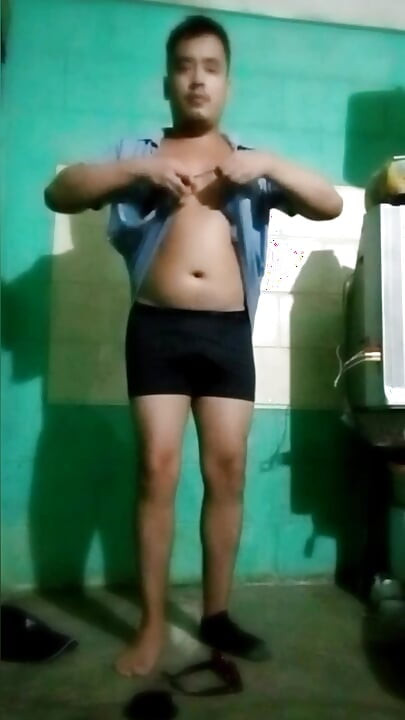 Jesus dalam seluar boxer sedang menarik zakarnya 184