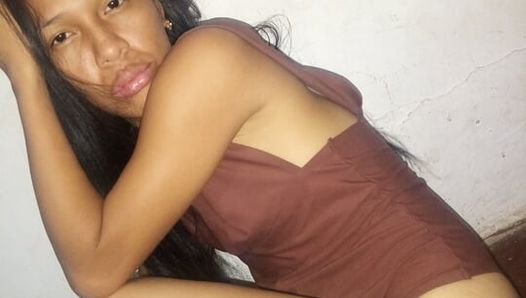 Porno latin torride d’une fille obsédée par le sexe montrant ses idées perverses dans des poses photo sexy