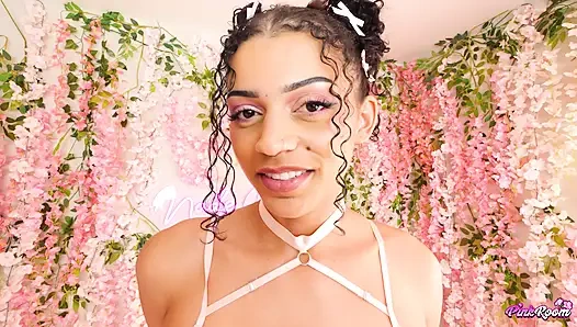 Розовая комната, эпизод 31: высокая, сексуальная шлюшка Наташа Картер делает все это