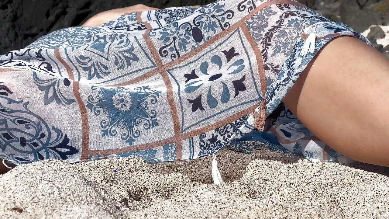Caught Girl While She Fingering Her Pussy on the Beach