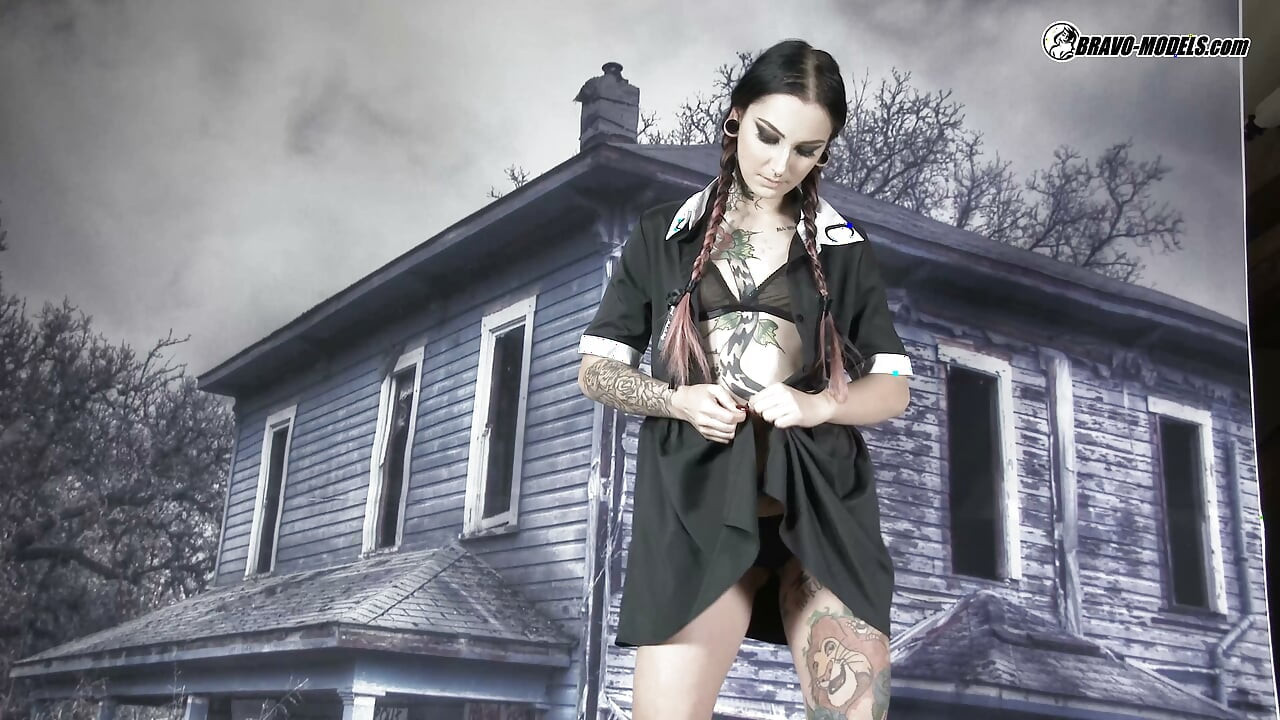 430 - Sharlotte Thorne