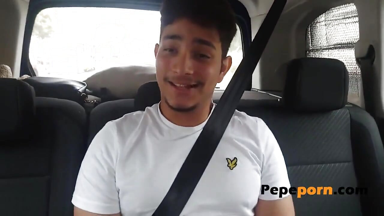 Žele da je svi vide, pa se Paola i Sebastijan jebu u perspektivi