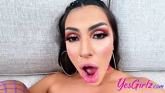 Hime Marie Twerks for a Facial