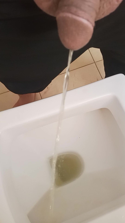 Amateur peeing