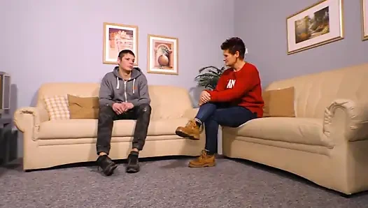 Ibu tiri ngentot dalam posisi dogging