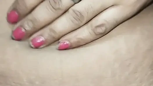 Desi priya bhabhi memberikan footjob dan blojob handjob vum di mulut