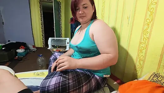 Kız arkadaşımın sikimle oynaması dikkatimi dağıttı