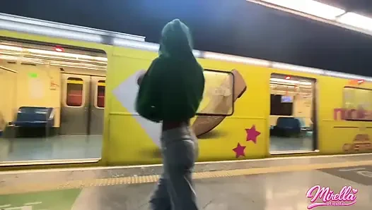 She Can't Stand to See the Volume Marking and Sucked Me Inside the São Paulo Subway