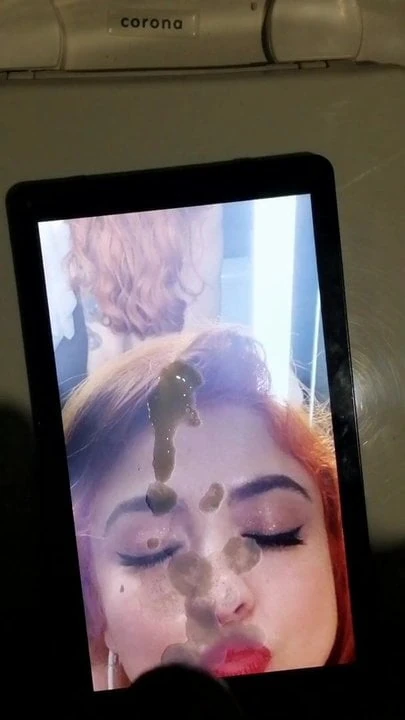Mon Laferte Cum Tribute